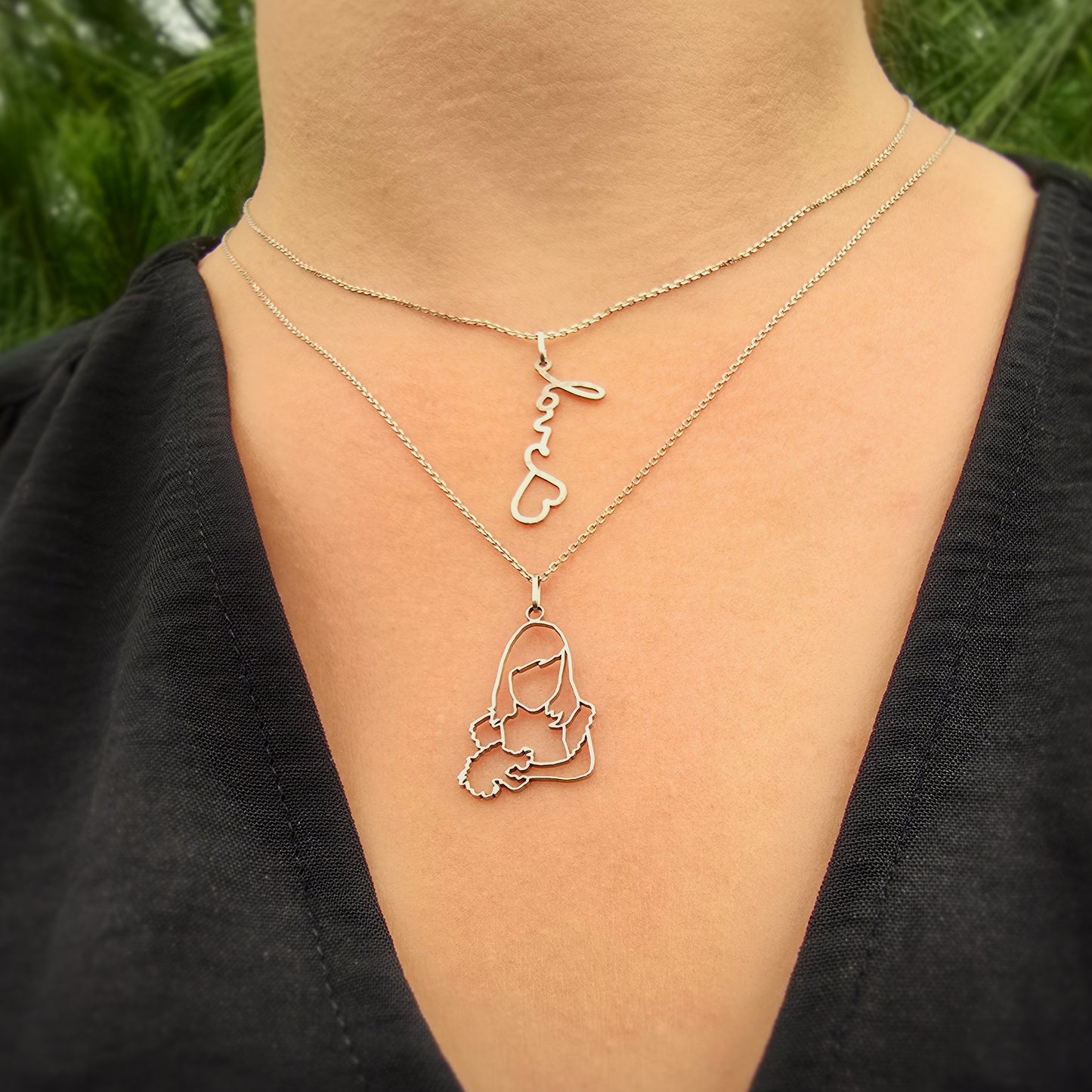 Deux Bijoux Personnalisés Argent Chaine et Pendentif Petit Mot Love et Photo Fille Bouquet