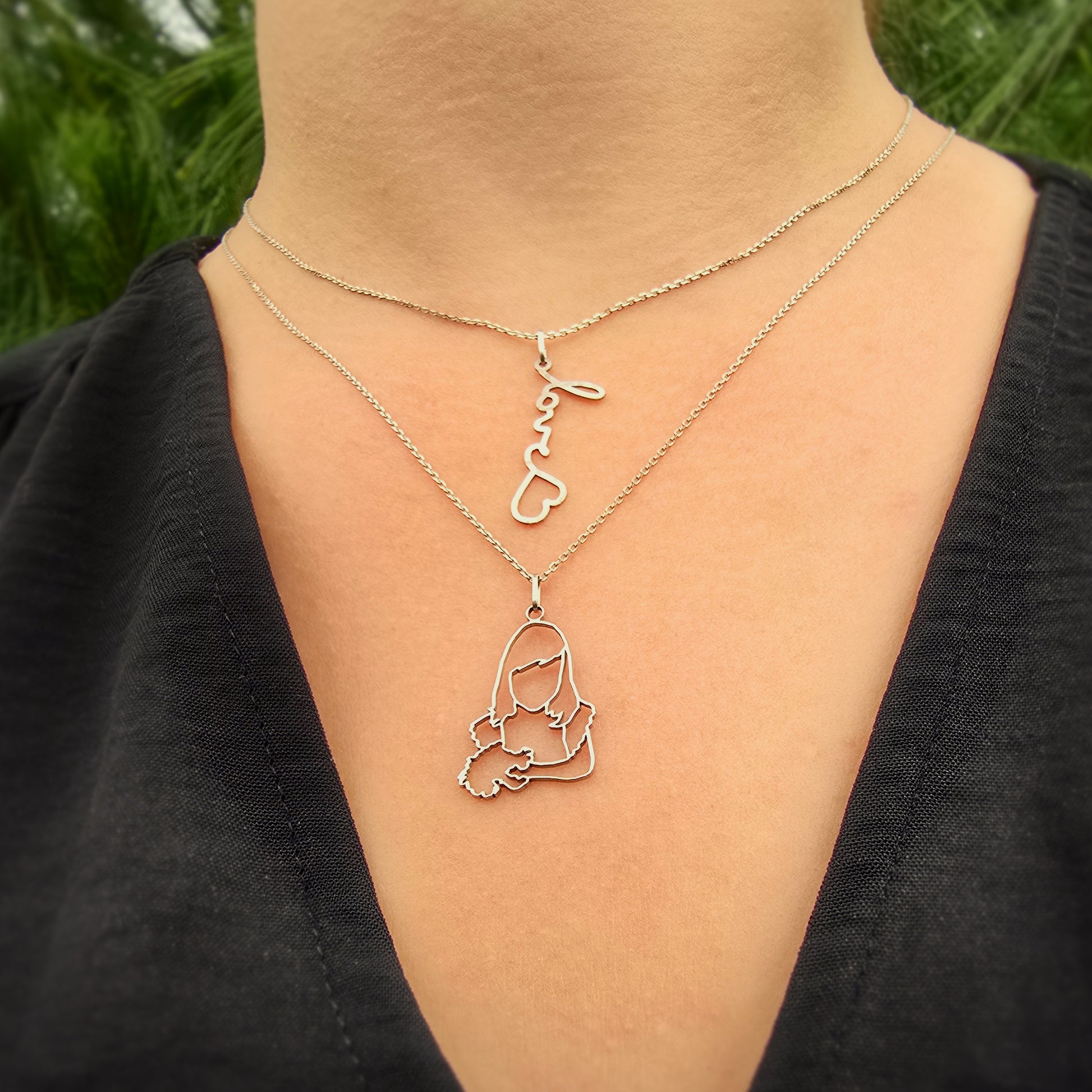 Deux Bijoux Personnalisés Argent Chaine et Pendentif Petit Mot Love et Photo Fille Bouquet